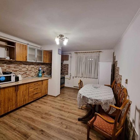 Lovely 2 Bedrooms Flat Cornelia- Central Corabia Extérieur photo